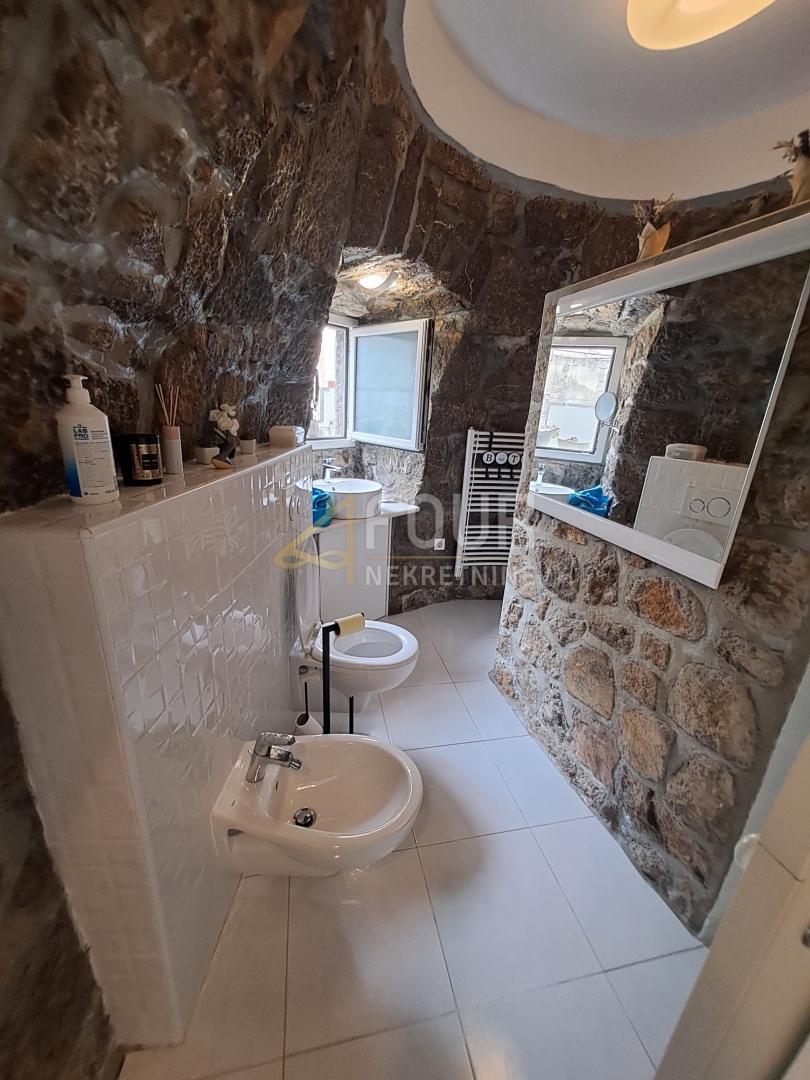 Hiša Poljane, Opatija - Okolica, 66,58m2
