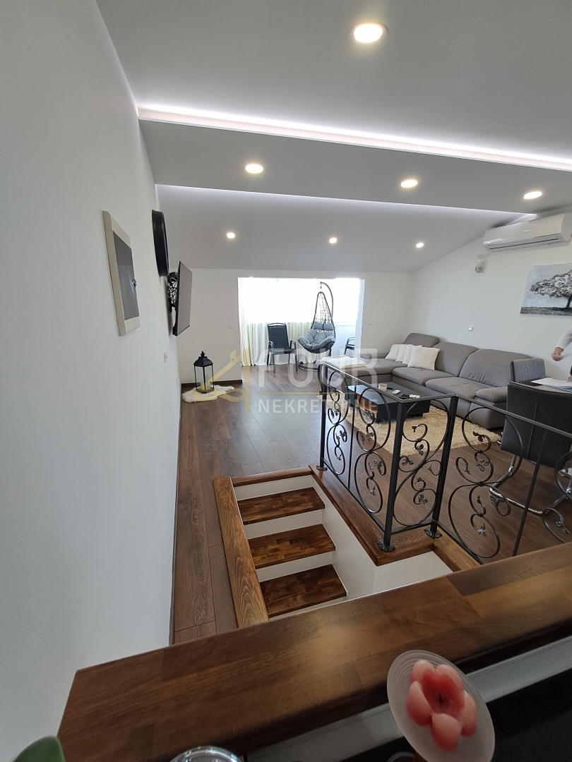 Hiša Poljane, Opatija - Okolica, 66,58m2