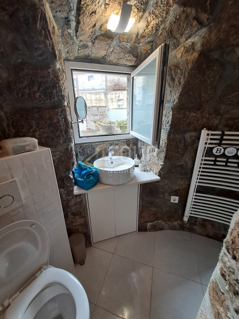Hiša Poljane, Opatija - Okolica, 66,58m2