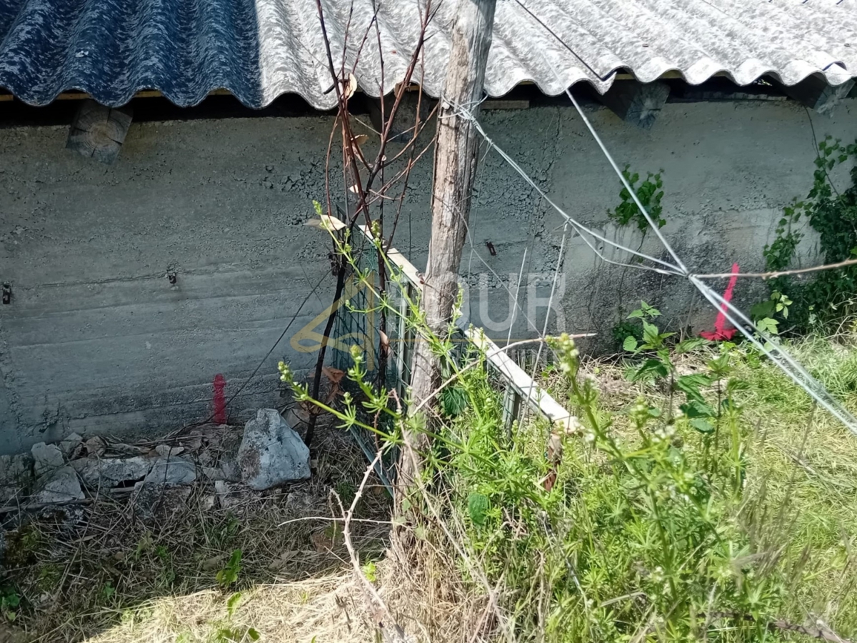 Zemljišče Oprtalj, 453m2