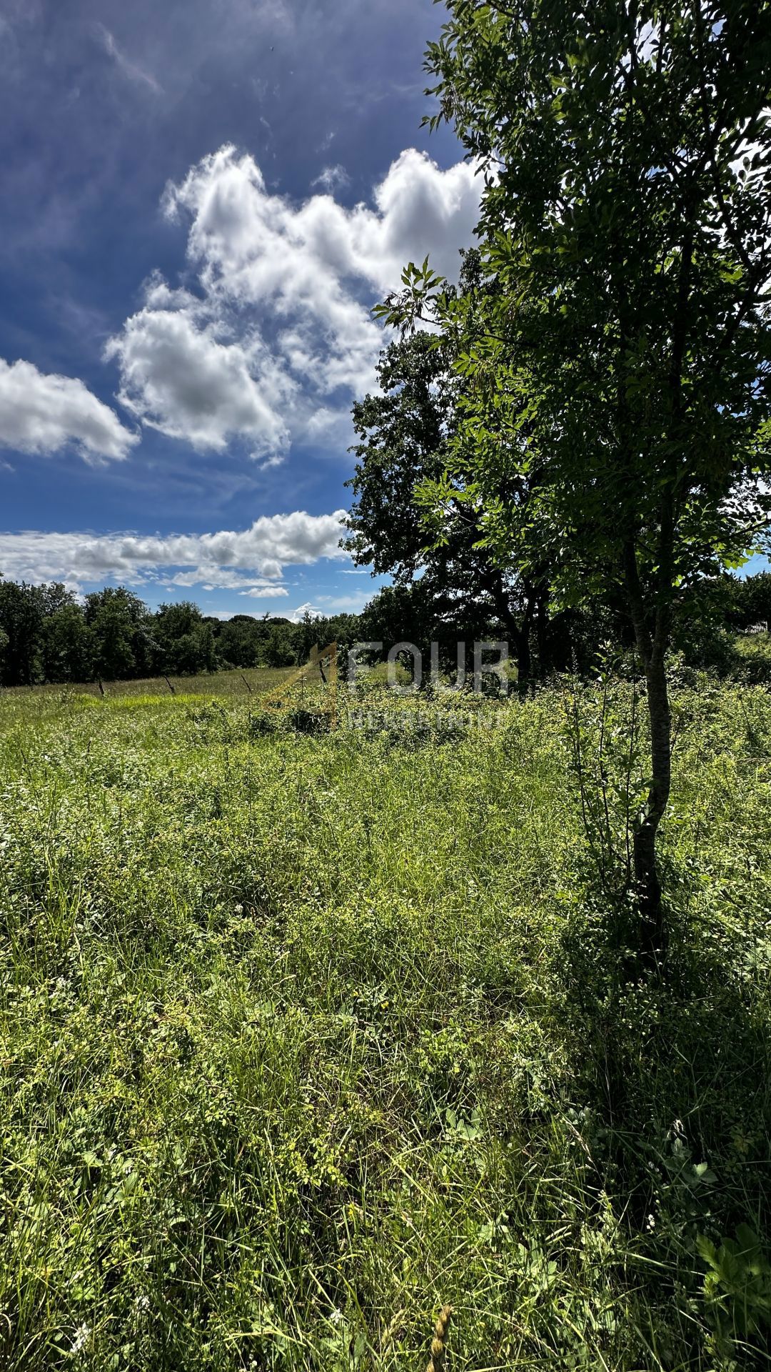 Zemljišče Višnjan, 836m2