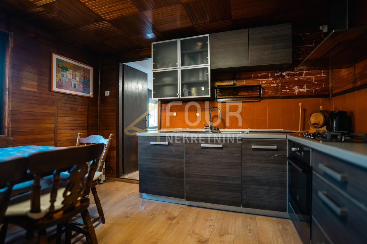 Hiša Mrkopalj, 200m2