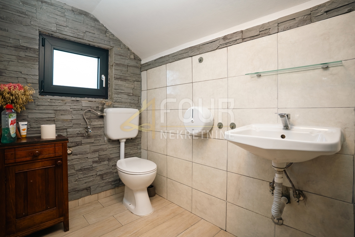 Hiša Mrkopalj, 200m2