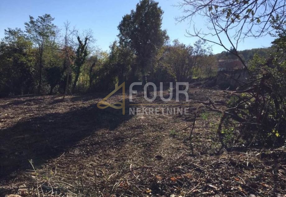 Zemljišče Kukurini, Pićan, 650m2