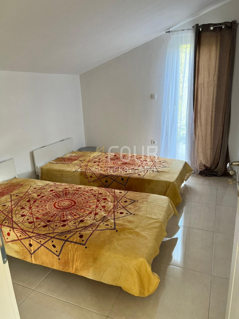 Hiša Kostrena, 340m2