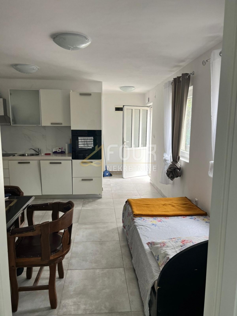 Hiša Kostrena, 340m2