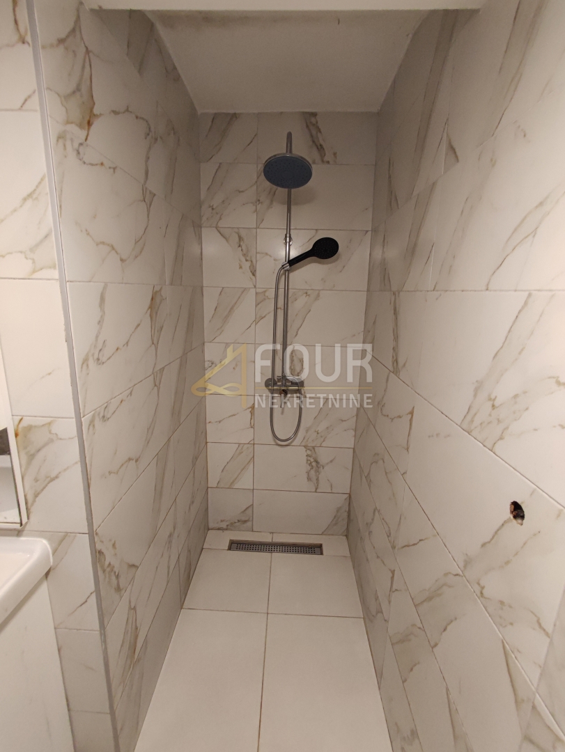 Hiša Kostrena, 340m2