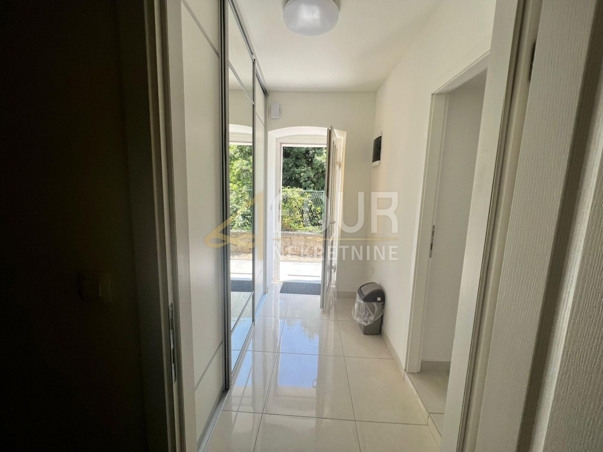 Hiša Kostrena, 340m2