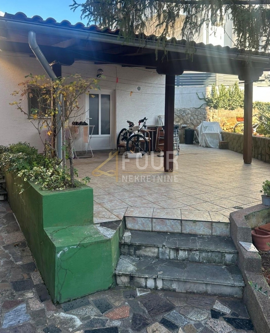 Hiša Malinska, Malinska-Dubašnica, 550m2