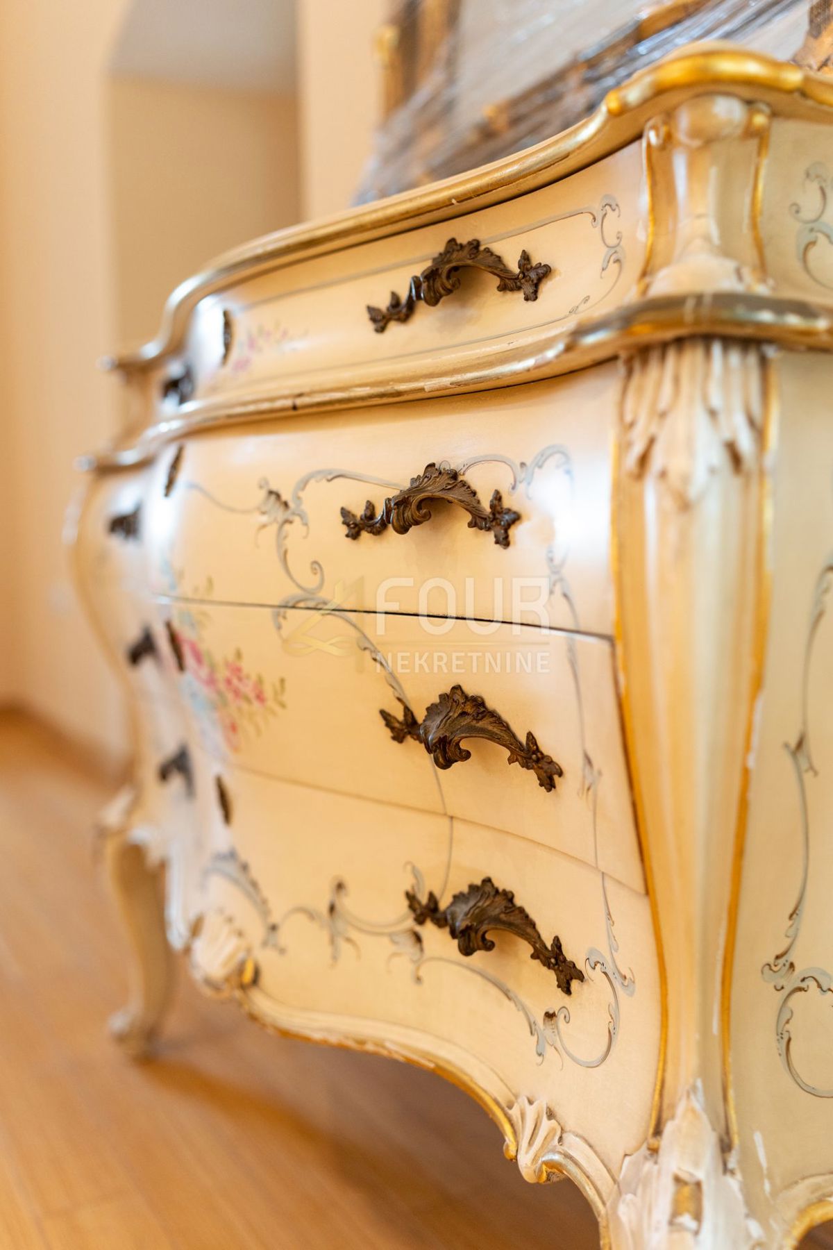 Opatija, 135m2, 2s+db, balkon, vrt, pogled na morje