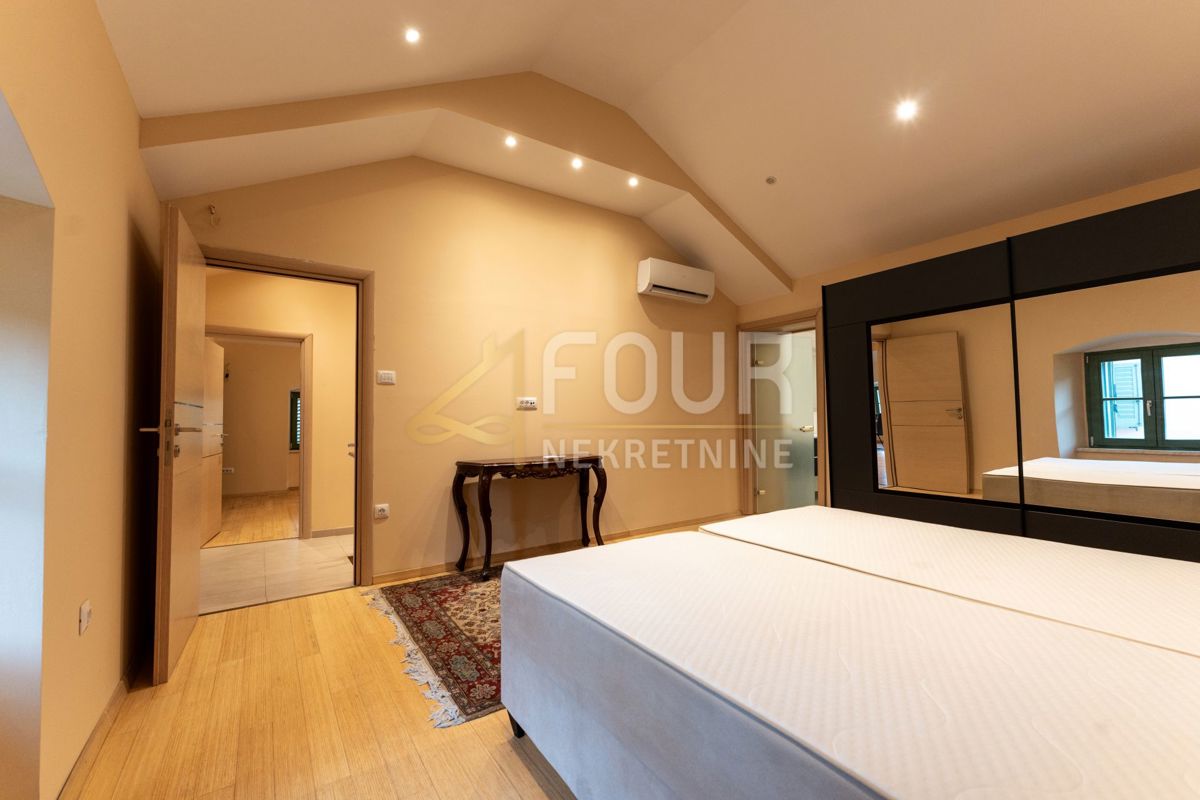 Opatija, 135m2, 2s+db, balkon, vrt, pogled na morje