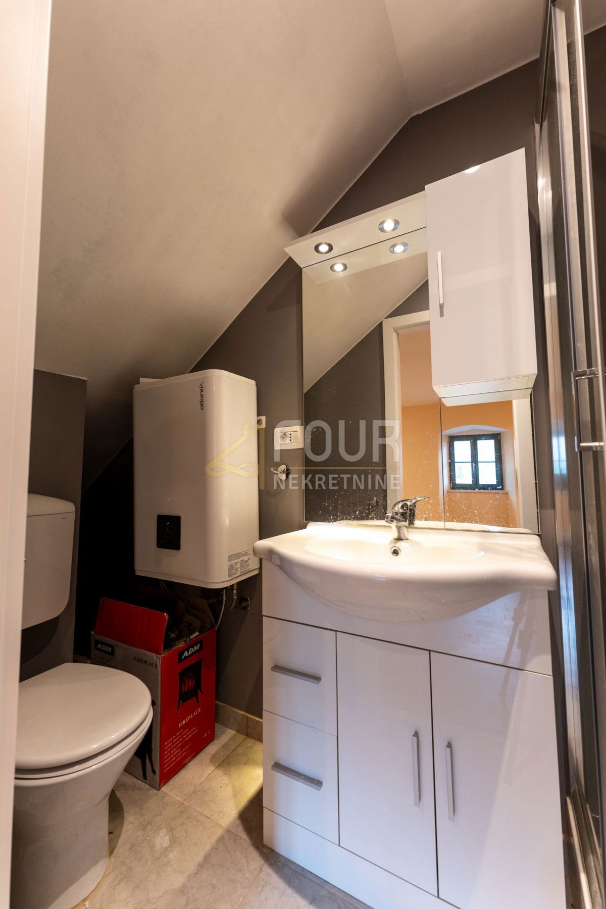 Opatija, 135m2, 2s+db, balkon, vrt, pogled na morje