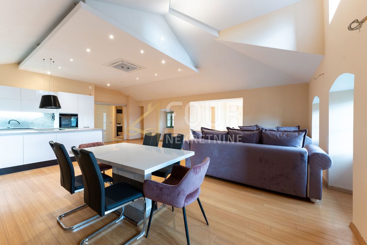 Opatija, 135m2, 2s+db, balkon, vrt, pogled na morje