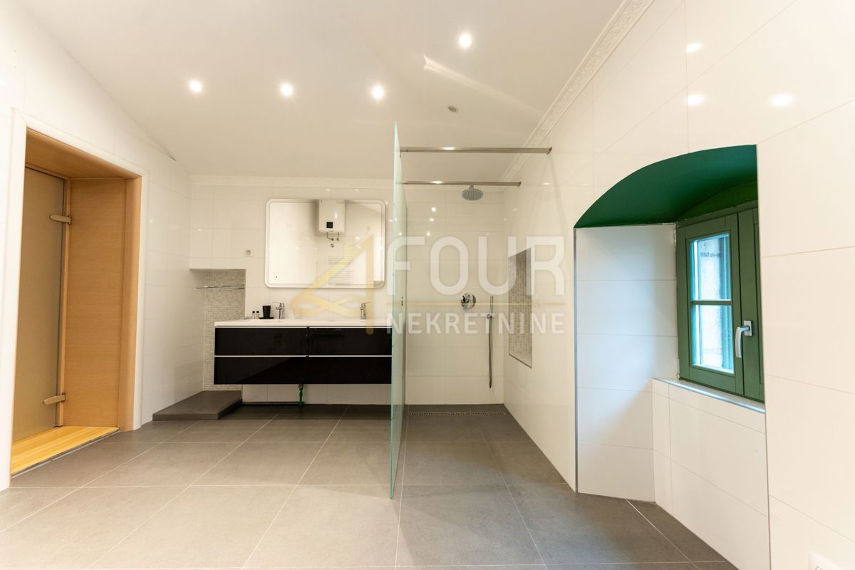 Opatija, 135m2, 2s+db, balkon, vrt, pogled na morje