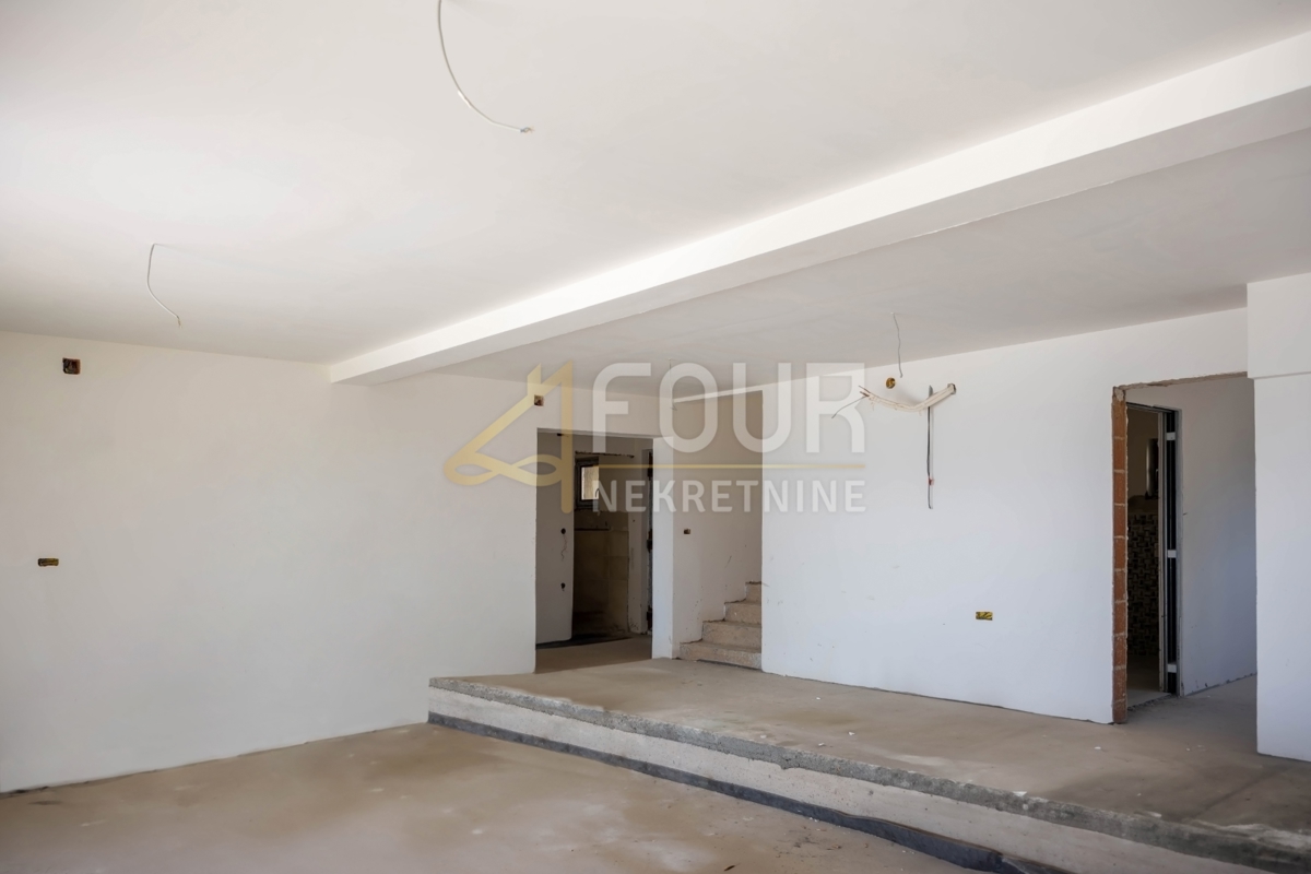 Poljane, samostojna hiša, 300m2