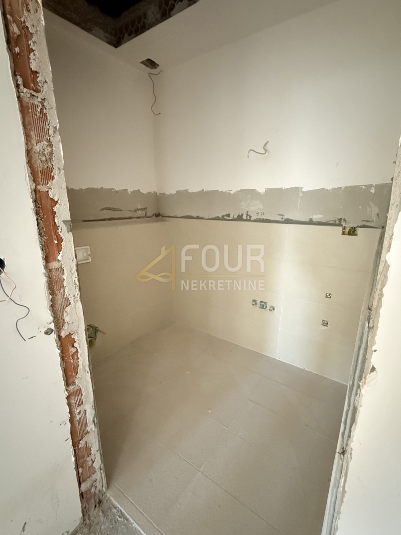 Poljane, samostojna hiša, 300m2