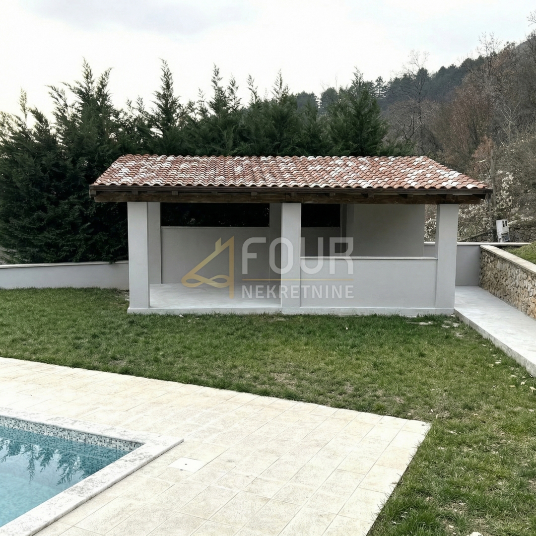 Poljane, samostojna hiša, 300m2