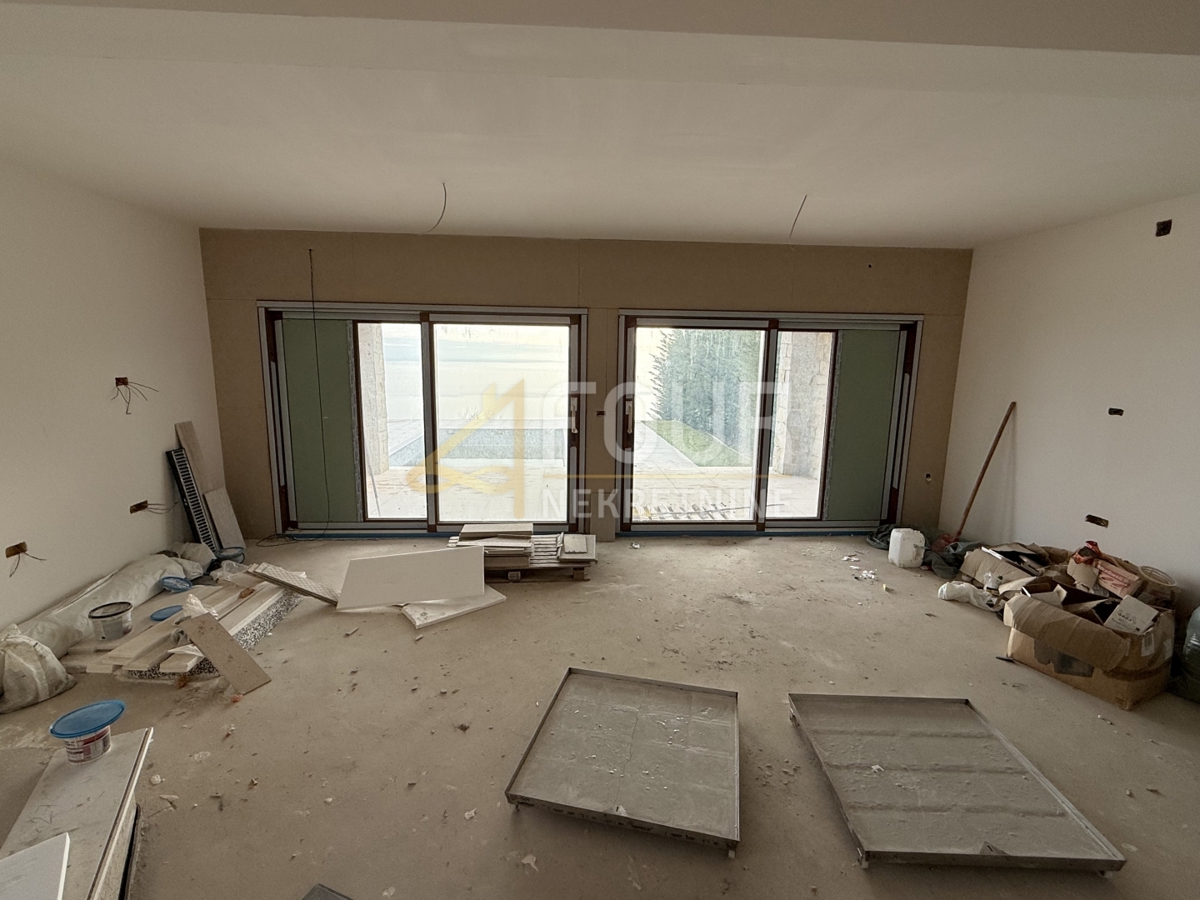 Poljane, samostojna hiša, 300m2