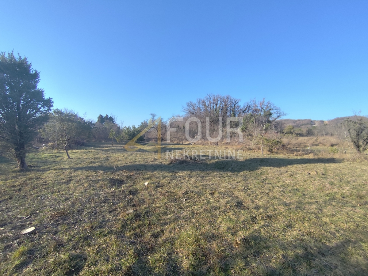 Otok Krk, Omišalj, kmetijsko zemljišče, 770m2