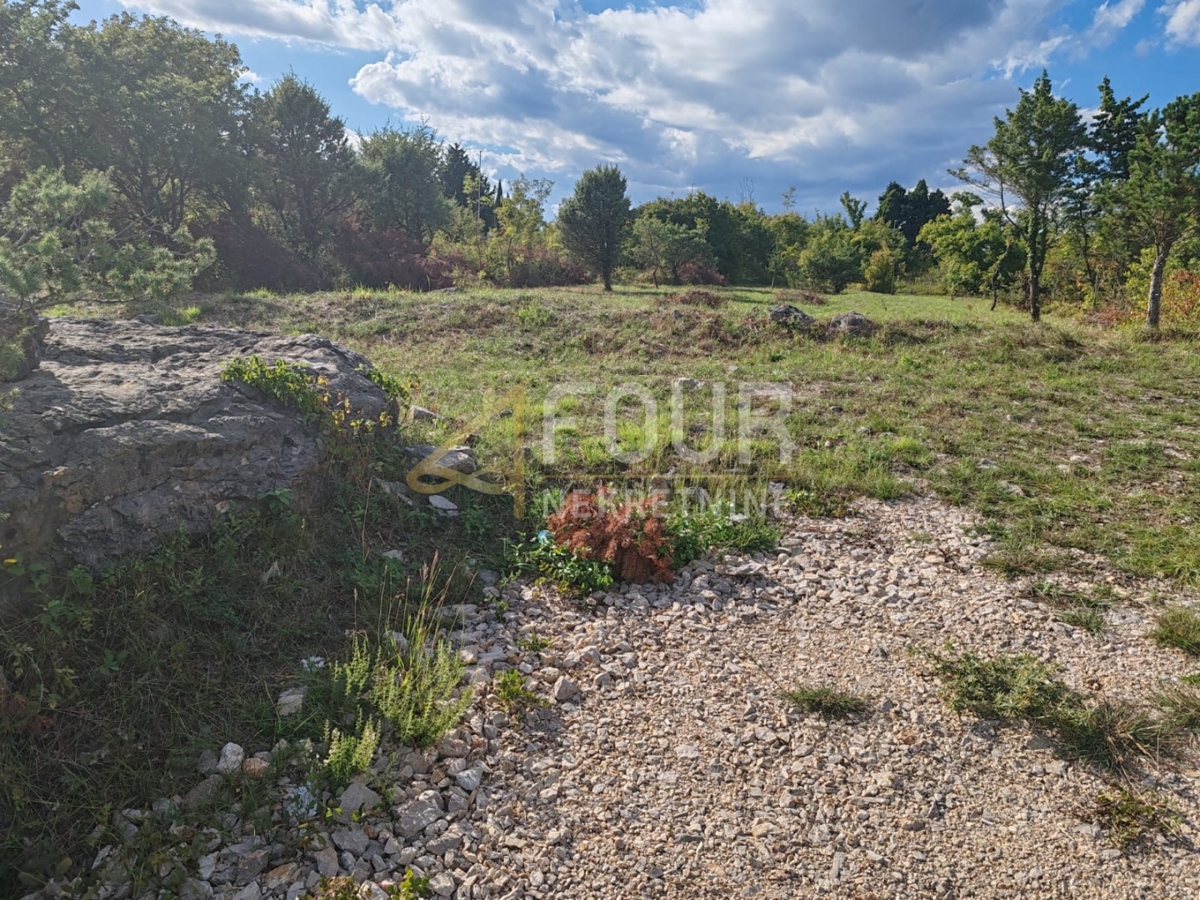 Otok Krk, Omišalj, kmetijsko zemljišče, 770m2