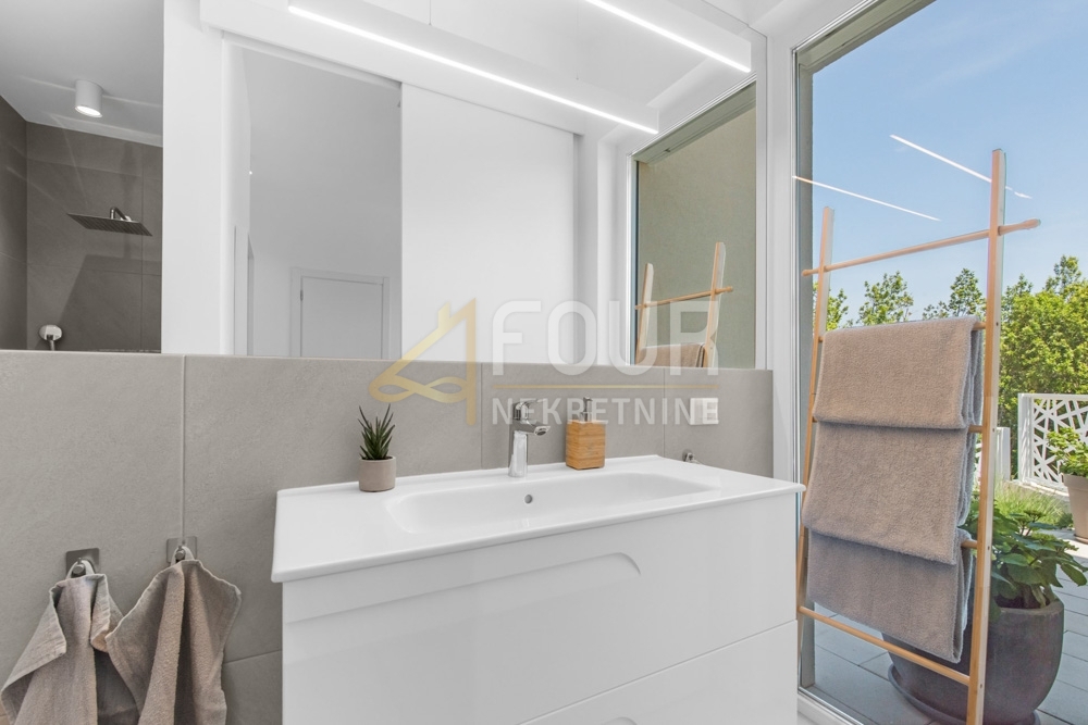 Istra, Labin, novogradnja, razkošna vila z bazenom