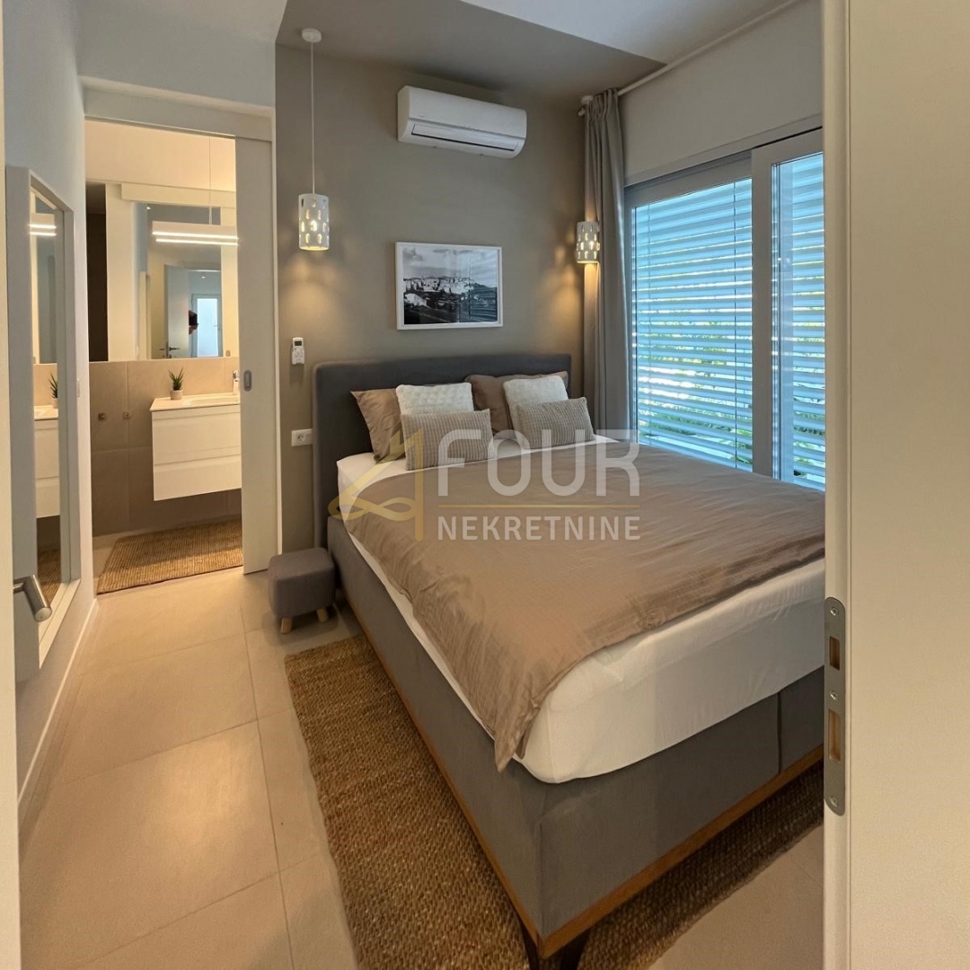 Istra, Labin, novogradnja, razkošna vila z bazenom