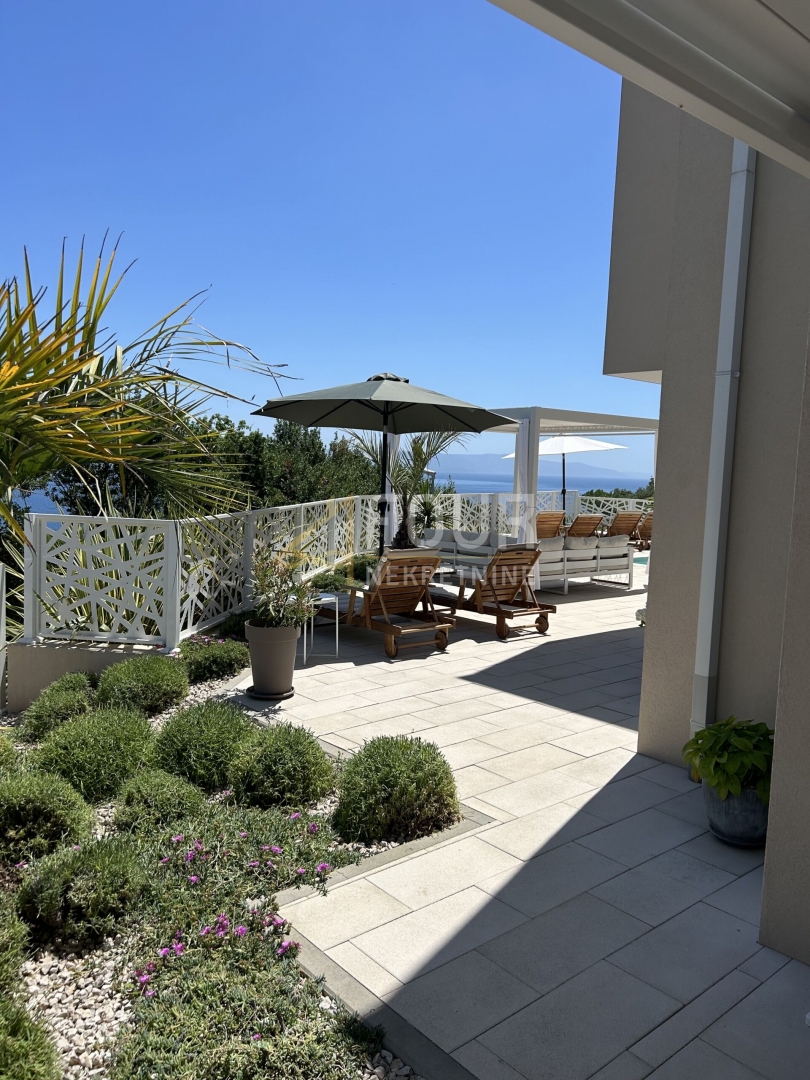 Istra, Labin, novogradnja, razkošna vila z bazenom