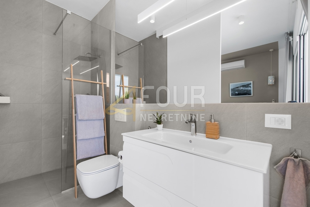 Istra, Labin, novogradnja, razkošna vila z bazenom