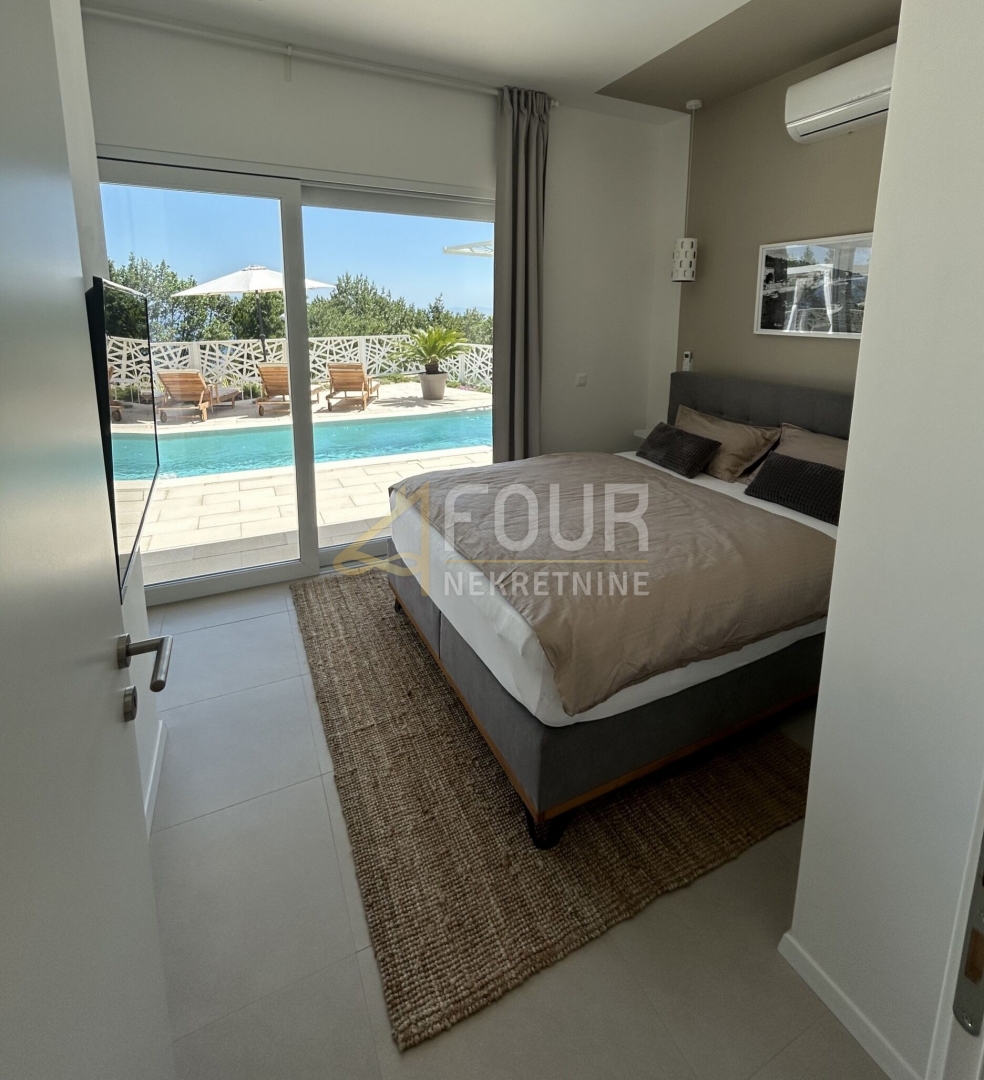 Istra, Labin, novogradnja, razkošna vila z bazenom