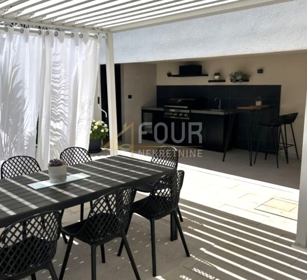 Istra, Labin, novogradnja, razkošna vila z bazenom