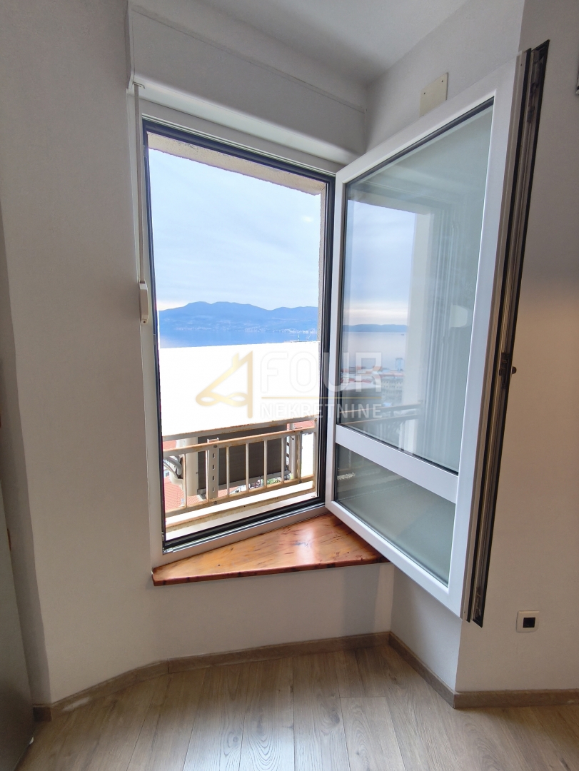 Reka, Turnić, 37,40m2, garsonjera, pogled na morje