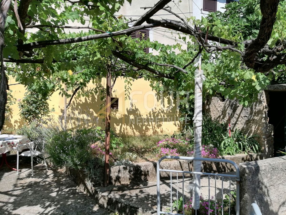 Hiša Risika, Vrbnik, 90m2
