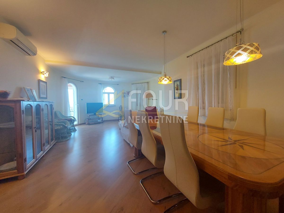 Hiša Novi Vinodolski, 180m2