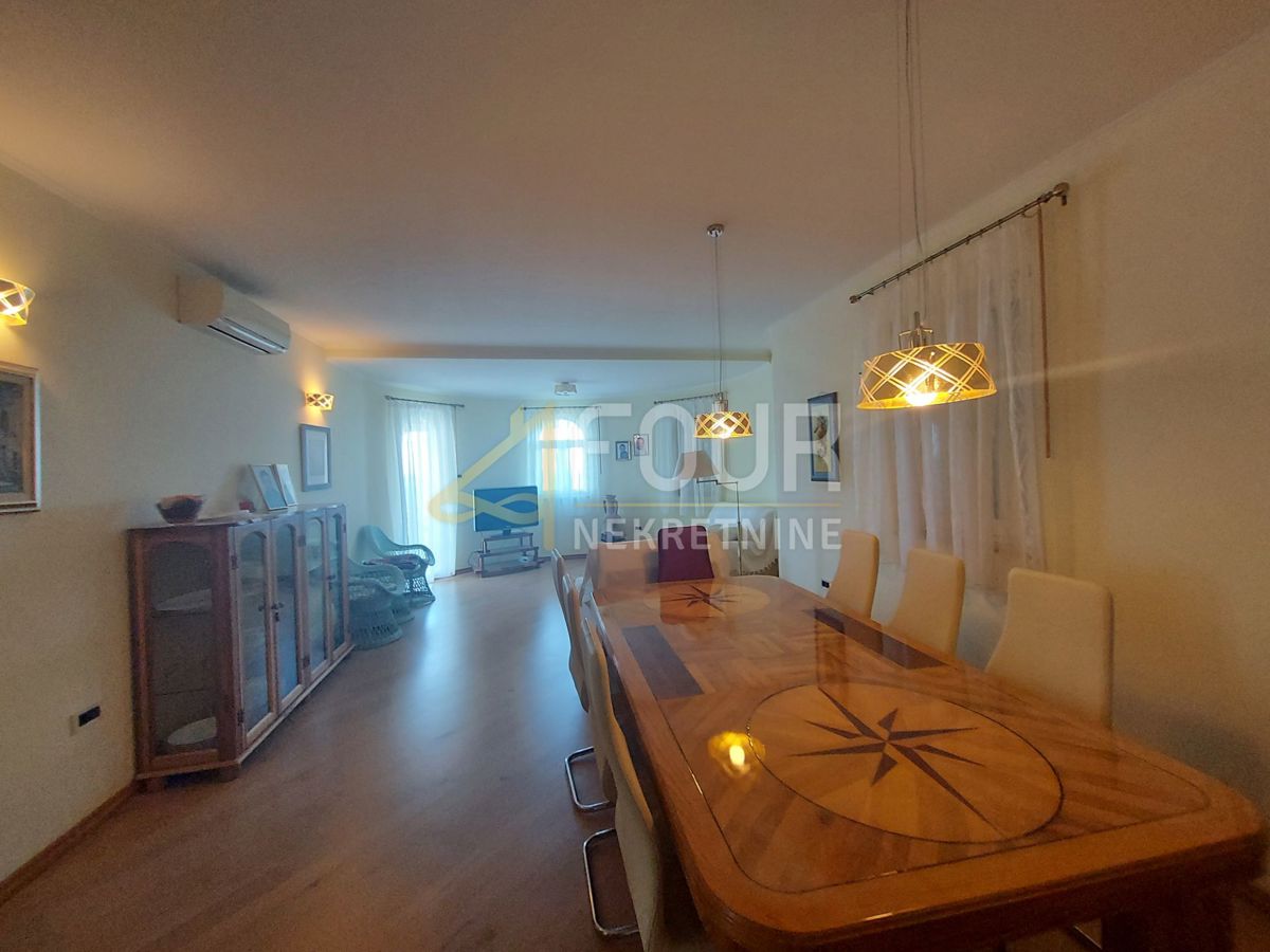 Hiša Novi Vinodolski, 180m2