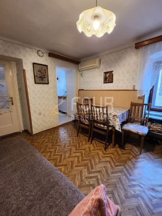 Hiša Vrbnik, 200m2