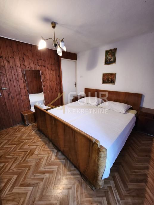 Hiša Vrbnik, 200m2