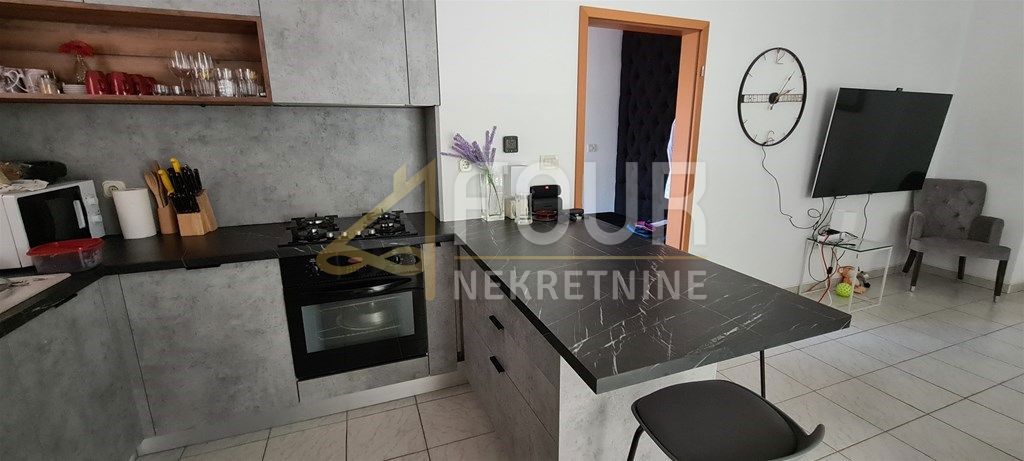 Stanovanje Pakoštane, 61,83m2