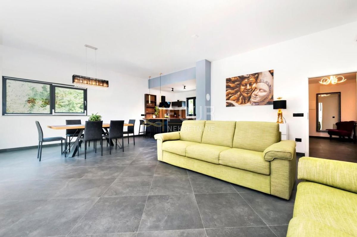 Hiša Rovinj, 139m2