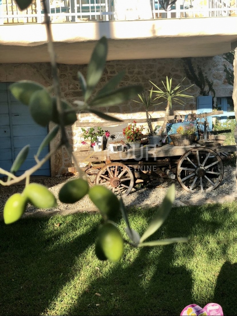 Hiša Šilo, Dobrinj, 170m2