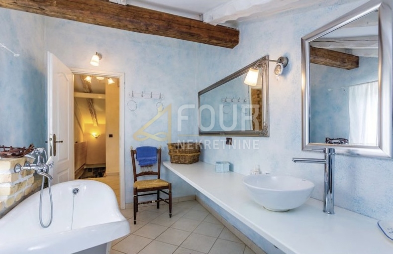 Hiša Šilo, Dobrinj, 170m2