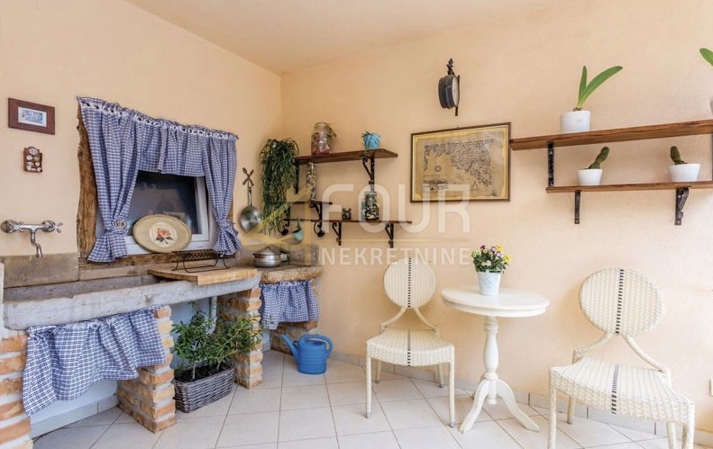 Hiša Šilo, Dobrinj, 170m2