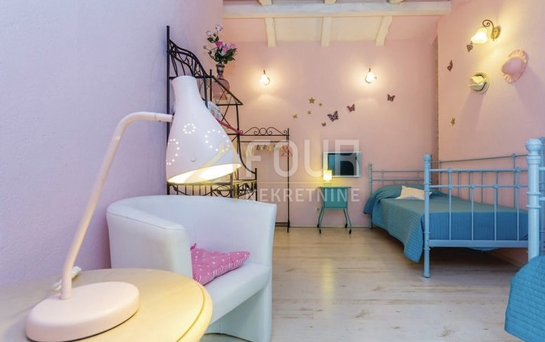 Hiša Šilo, Dobrinj, 170m2