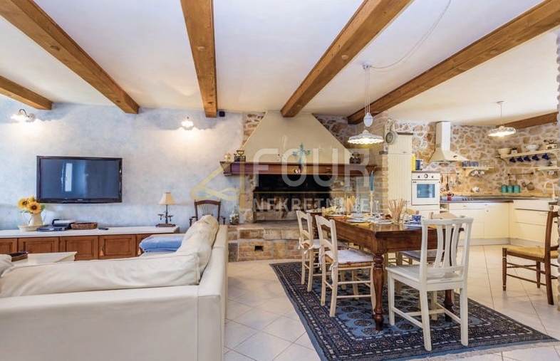 Hiša Šilo, Dobrinj, 170m2