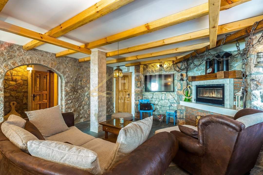 Hiša Jablanac, Senj, 213,23m2