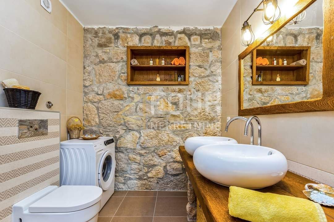 Hiša Jablanac, Senj, 213,23m2
