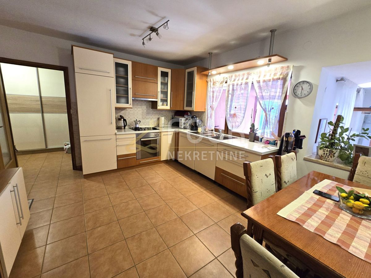Stanovanje Cres, 69,39m2