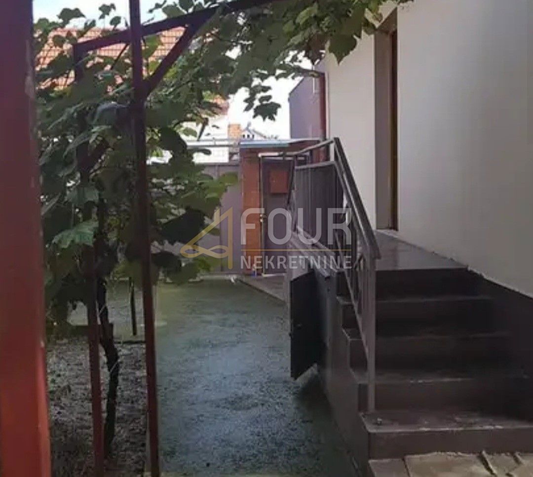 Hiša Petrijevci, 54m2