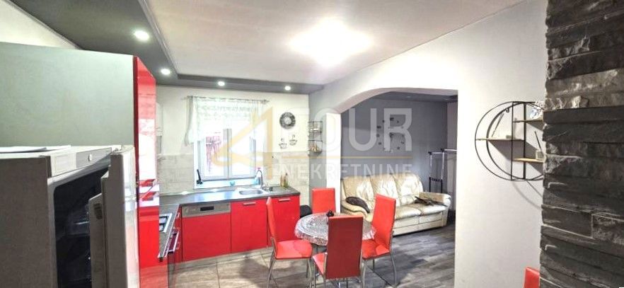 Hiša Moravice, Vrbovsko, 250m2