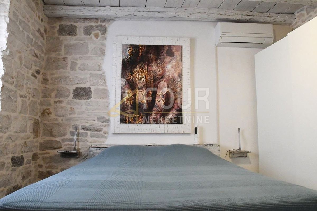 Istra, Bale, adaptirana kamnita hiša, 81 m².