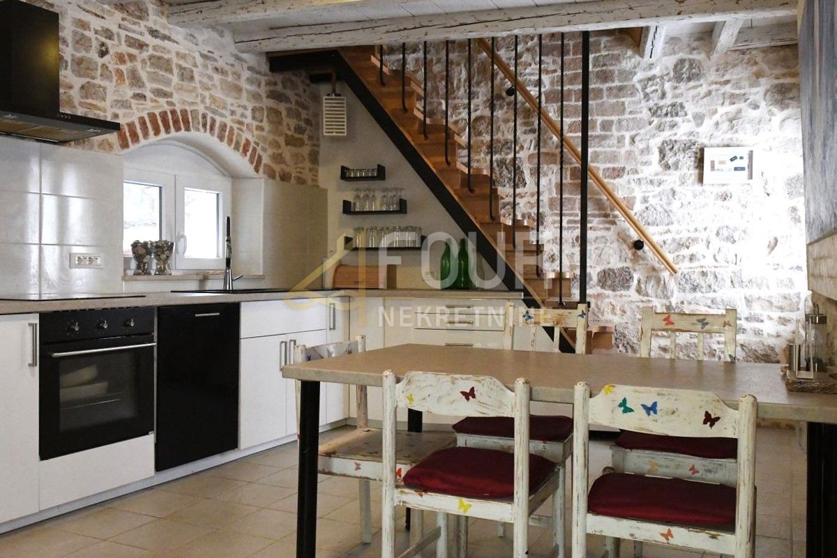 Istra, Bale, adaptirana kamnita hiša, 81 m².
